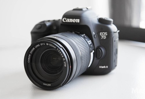 Máy ảnh Canon DSLR 7D Mark II doanhnhansaigon