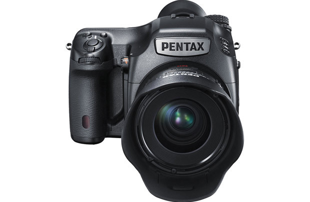 Pentax 645Z: Chất lượng medium format, thao tác như 35mm