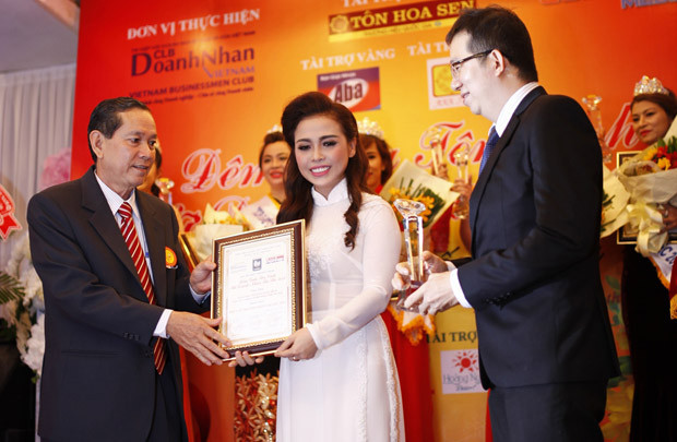 Mã Đào Ngọc Bích được bình chọn Hoa khôi Doanh nhân tài sắc 2014