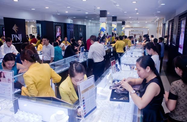 Khai trương trung tâm kim hoàn PNJ Hóc Môn