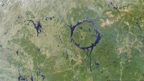 Hồ chứa Manicouagan Canada doanhnhansaigon