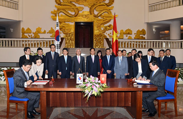 Việt Nam và Hàn Quốc ký Hiệp định Thương mại tự do