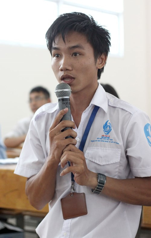 Trương Văn Hoàng Thường - Sinh viên năm 2 - Khoa Quản trị kinh doanh thắc mắc về tầm quan trọng của yếu tố dự trù kinh phí trong đề án dự thi GTTN LVC 2015 doanhnhansaigon