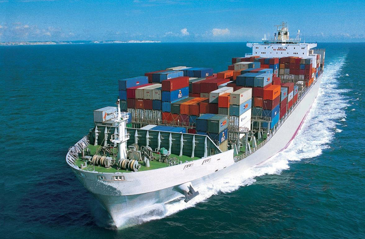 Vận tải biển châu Á tụt dốc mạnh - thương mại toàn cầu chậm lại