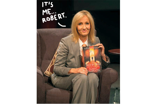 Khi J. K. Rowling đổi bút danh