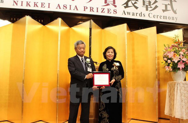 Chủ tịch Vinamilk nhận giải Nikkei châu Á