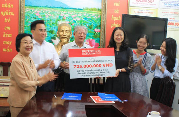 Prudential Việt Nam tài trợ chăm sóc sức khỏe cho phụ nữ nghèo TP.HCM