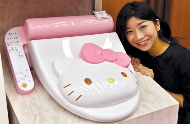 Nhật muốn thúc đẩy kinh tế bằng nhà vệ sinh cho nữ giới