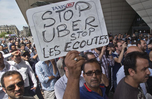 Pháp: Tài xế taxi bạo động, phản đối dịch vụ Uber