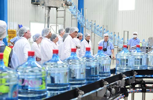 LA VIE công bố dây chuyền nước đóng chai công suất lớn nhất Việt Nam