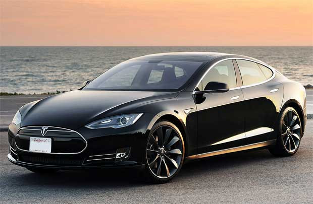 Người giàu Nga “phát cuồng” vì xe Tesla