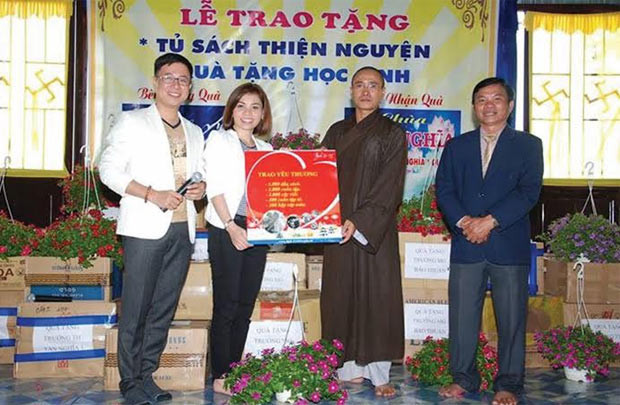 MC Lê Anh cùng Bolzano trao quà từ thiện tại Lâm Đồng 