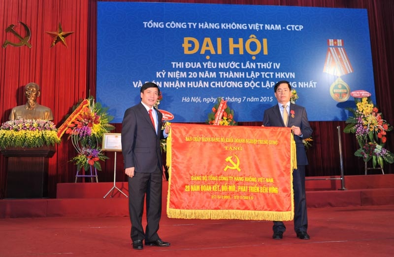 Vietnam Airlines đón Huân chương Độc lập hạng Nhất