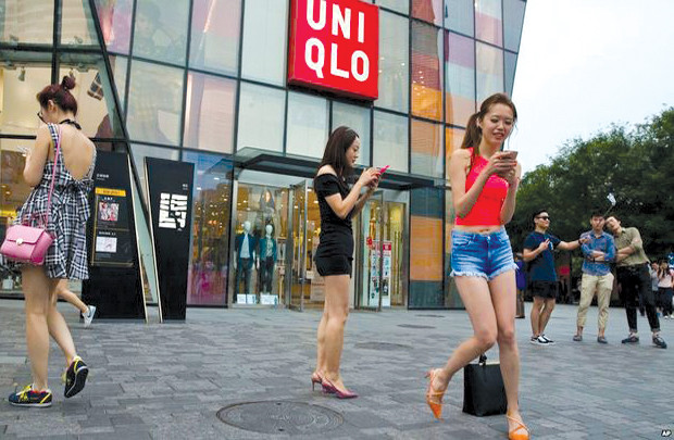 Uniqlo gặp rắc rối vì clip sex tại Bắc Kinh