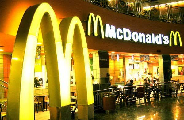 McDonald's cắt giảm việc làm ứng phó với hoạt động kinh doanh giảm sút