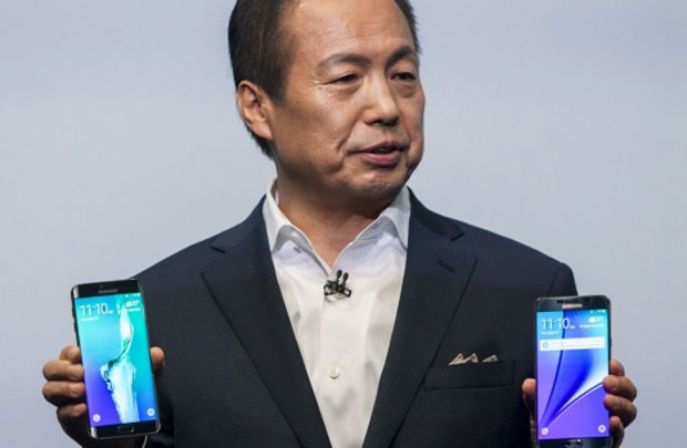 Samsung ra mắt 2 mẫu điện thoại màn hình lớn