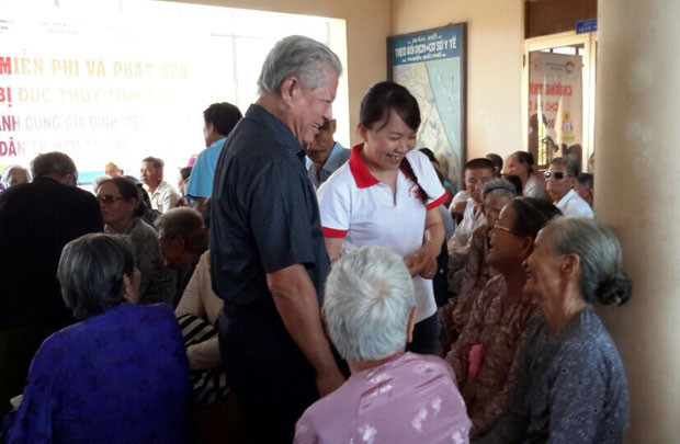 Mổ mắt miễn phí, phát quà cho người mù nghèo tỉnh Quảng Ngãi