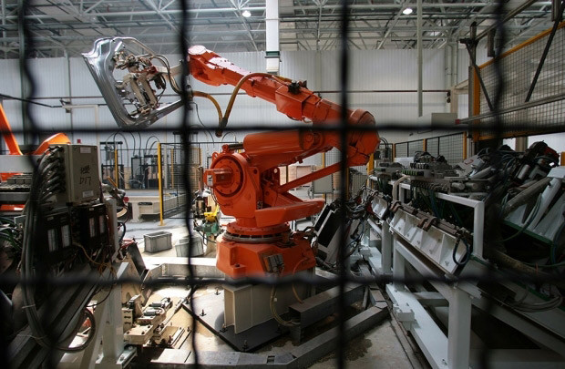 Xu hướng sử dụng robot thay thế nhân công trong nhà máy tại Trung Quốc