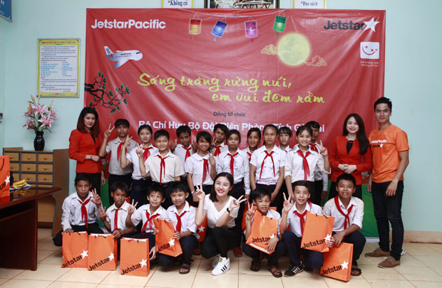Jetstar Pacific mang trung thu đến cho trẻ em