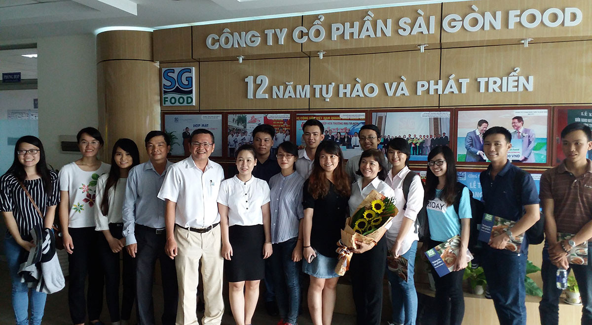 Sinh viên Tài năng Lương Văn Can thăm quan doanh nghiệp