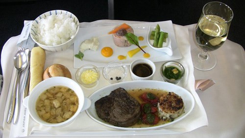 10 hãng hàng không có đồ ăn ngon nhất thế giới doanhnhansaigon