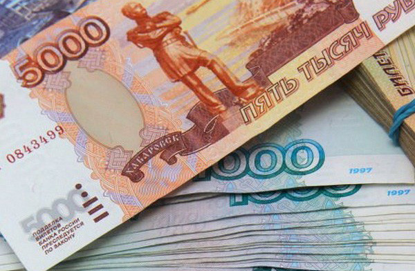 Nga: Tác động hai mặt của việc thả nổi đồng Rúp
