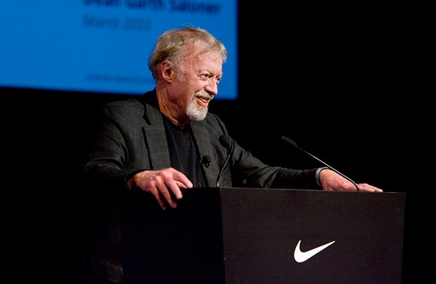 Hành trình 51 năm của nhà đồng sáng lập Nike - Phil Knight
