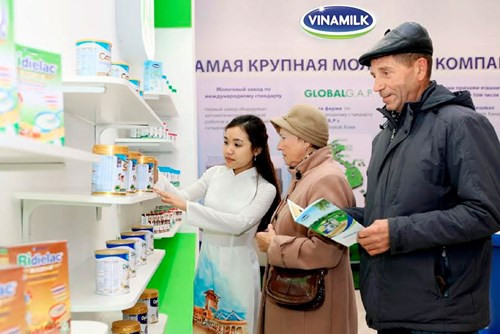 Vinamilk giới thiệu sản phẩm tại Nga doanhnhansaigon 