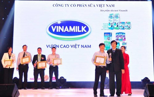 Vinamilk nhận giải Tin và Dùng Việt Nam 2015 doanhnhansaigon