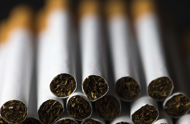 Nhiều tập đoàn thuốc lá tại Anh khởi kiện Chính phủ