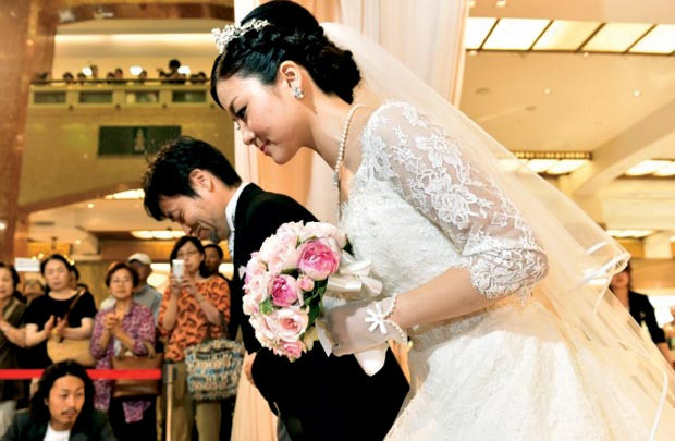 Phụ nữ Nhật có được giữ họ khi lấy chồng?