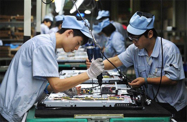 Trung Quốc: Sản xuất công nghiệp giảm 10 tháng liên tiếp 