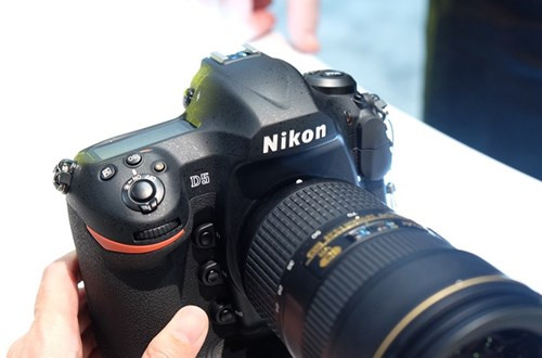 Nikon D5 doanhnhansaigon