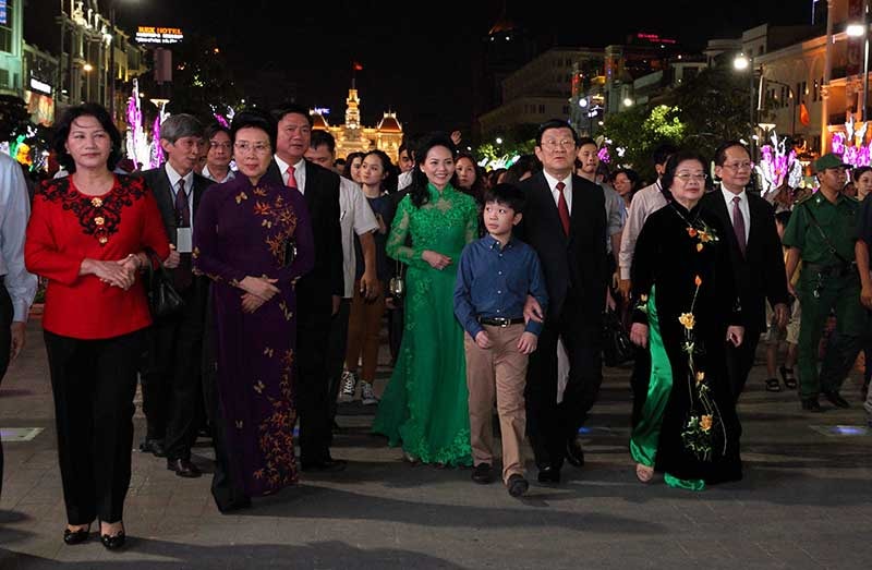 Khai mạc Đường hoa Nguyễn Huệ Tết Bính Thân 2016