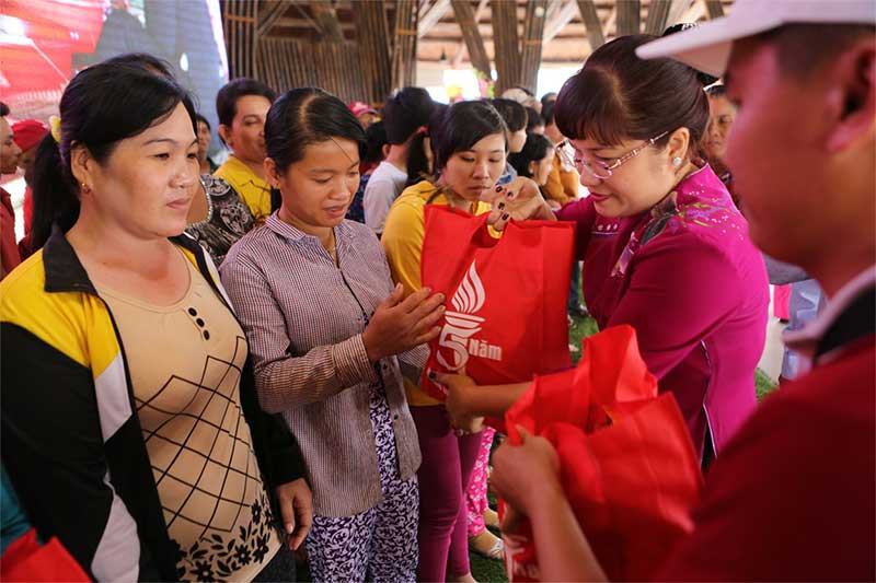 Phúc Khang Corporation tổ chức Xuân cội nguồn tại Làng Sen Việt Nam