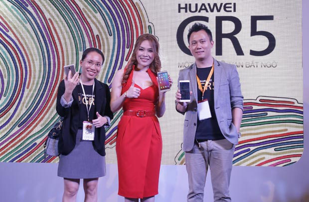 Ca sĩ Mỹ Tâm là đại sứ điện thoại Huawei
