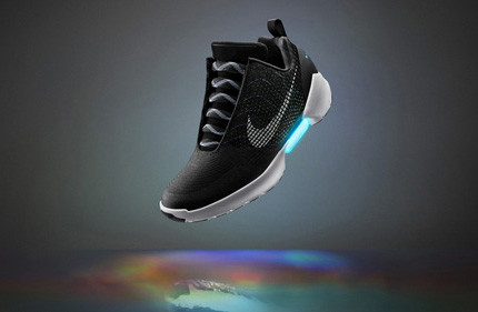 Giày Nike gắn cảm biến thông minh