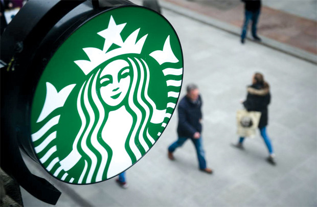 Starbucks tặng thức ăn cho người thiếu lương thực