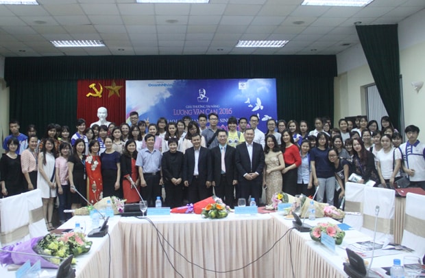Giao lưu doanh nhân - sinh viên tại ĐH Kinh tế - Luật