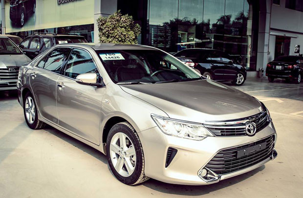 Toyota Việt Nam triệu hồi hơn 2.400 xe Camry 2.0E