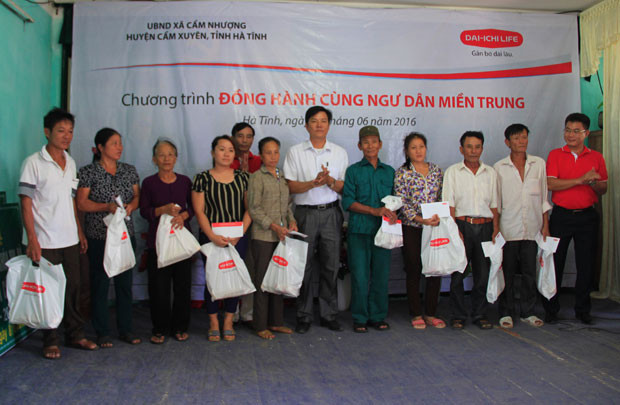 Dai-ichi Life Việt Nam hỗ trợ ngư dân miền Trung