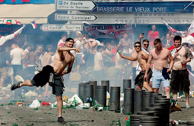 Bạo lực phủ bóng EURO 2016