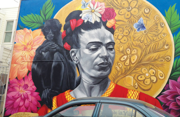Chân dung Frida Kahlo trên đường phố