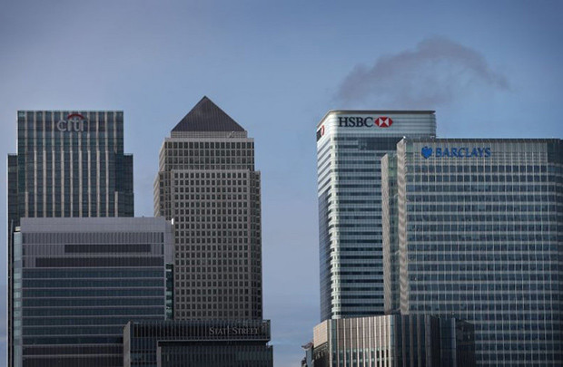 Các ngân hàng lớn tại Anh bị hạ bậc triển vọng tín dụng