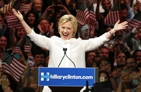 Bà Hillary Clinton đại diện Đảng Dân chủ tranh cử Tổng thống Mỹ