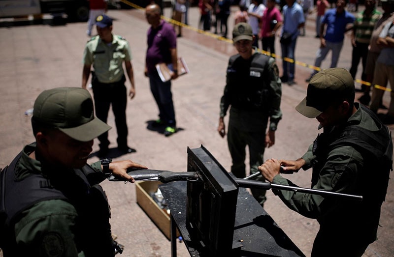 Venezuela hủy 2.000 khẩu súng để kiểm soát tội phạm