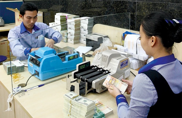 Vì sao lãi suất khó giảm?