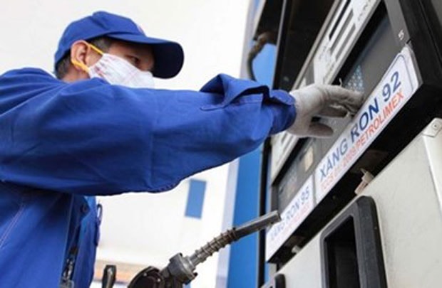 Giá xăng tăng 702 đồng/lít từ 15h ngày 5/9