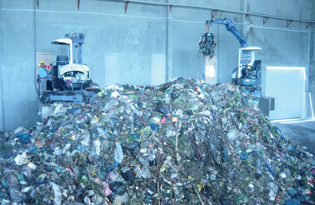Tận dụng rác thải làm nguyên liệu sản xuất