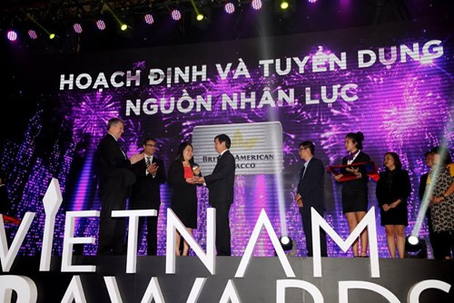 BAT nhận giải thưởng VIETNAM HR AWARDS 2016 doanhnhansaigon